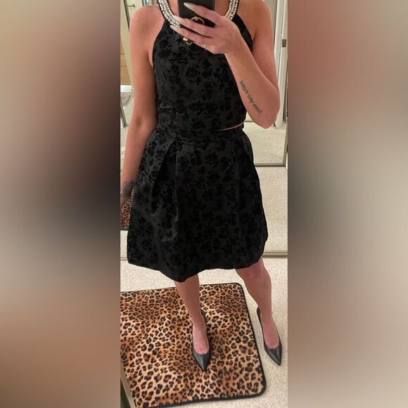 FRANCESCAS cocktail dress with flower detail. Size medium - Picture 8 of 11